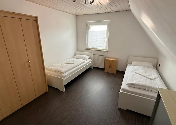 House In Sarstedt! Contactless Check-in 20p Сasa de vacaciones *